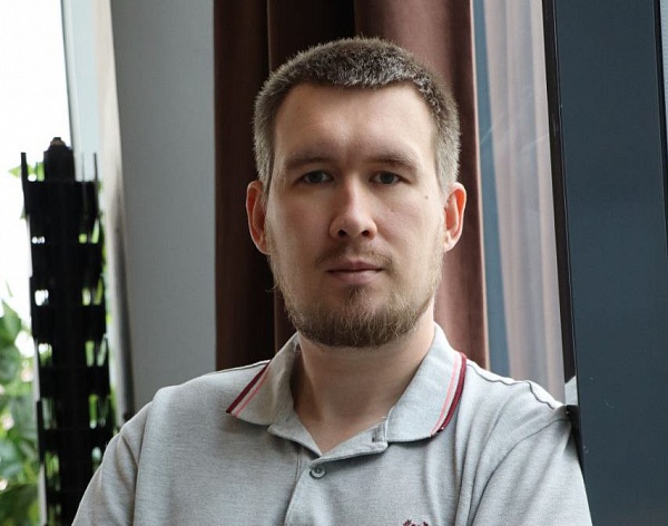 Роман Ломовской (Original Works): агентство или штатная единица, стоит ли нанимать аналитика в штат