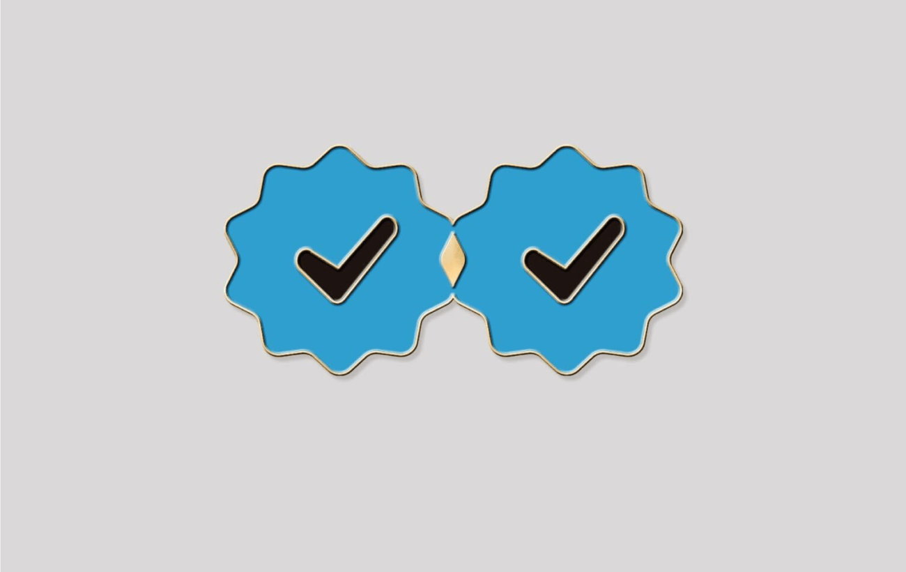 «Дешевле, чем у других»: Tumblr предложил пользователям купить сразу две «важных синих галочки» за $8