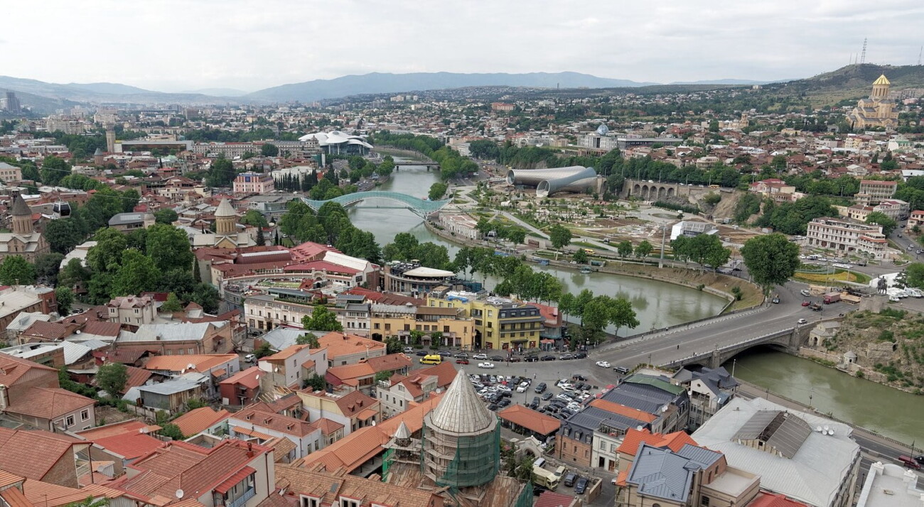 День 263: с начала мобилизации в Грузию приехали 700 тысяч россиян, из них остались 100 тысяч