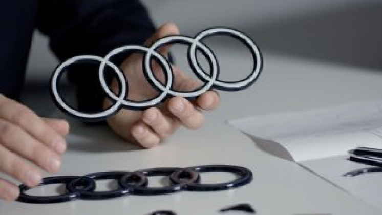 Audi обновила фирменный логотип