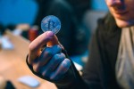 В Госдуму внесли законопроект о запрете рекламы криптовалют
