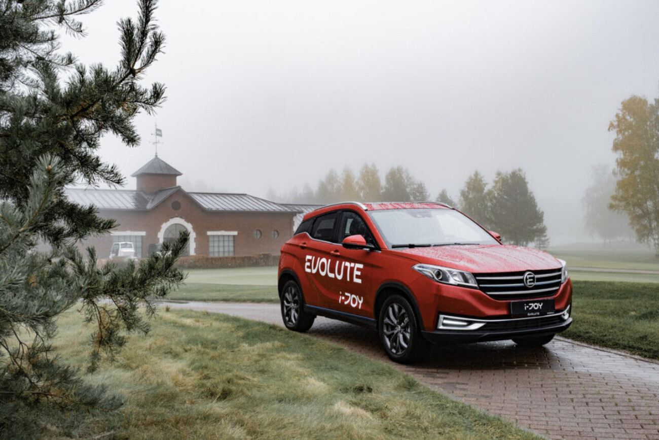 В России начали продавать первые электрокроссоверы российской сборки Evolute