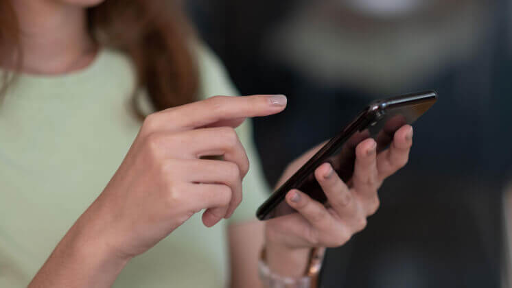 WhatsApp тестирует «бизнес-справочник»