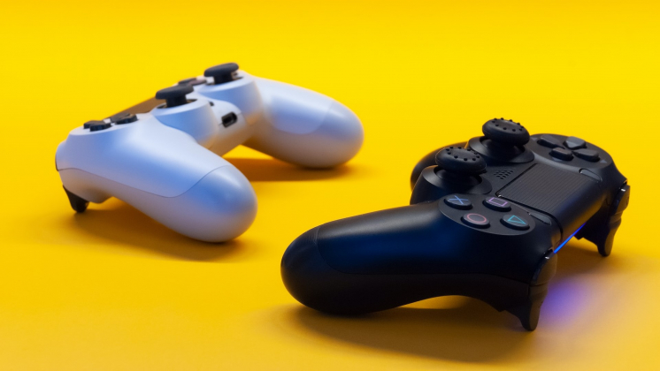 Каждый второй родитель в России играет с детьми в видеоигры