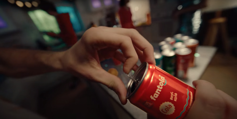 Fantola заставила «шипеть пространство» под новогодний фантольный бит