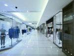 Посещаемость торговых центов за год сократилась на четверть
