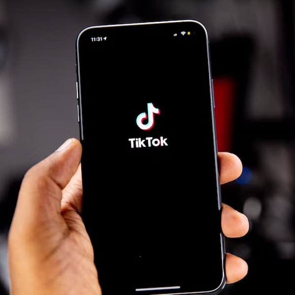 TikTok сократил несколько сотен сотрудников в России