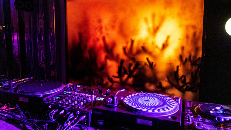 2х2 устроит рейв под курантами. В новогоднюю ночь на федеральном канале будет играть техно