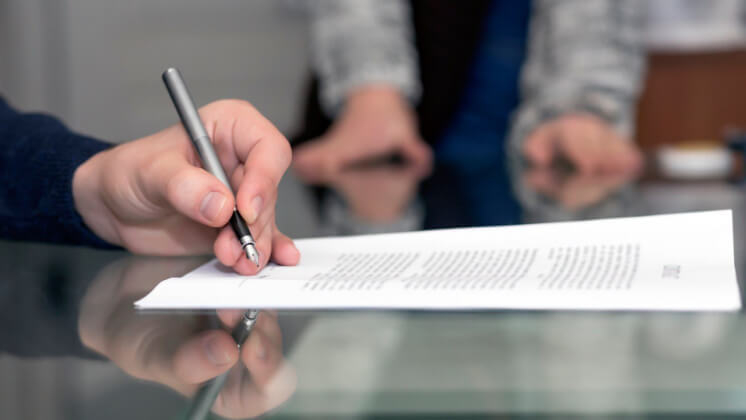 Путин подписал закон об оборотных штрафах за цензуру в СМИ