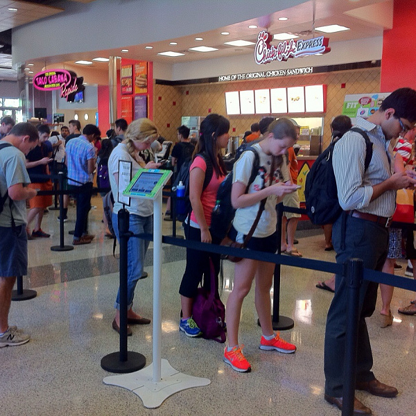 85% россиян общаются по работе в мессенджерах по вечерам и в выходные