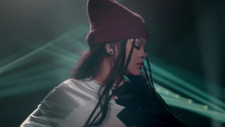 Рианна регистрирует товарный знак Fenty Kids