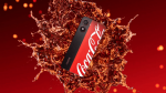 Realme вместе с Coca-Cola выпустит ограниченную линейку смартфонов — с «пузырящейся» зарядкой и «скрепкой» в виде крышки