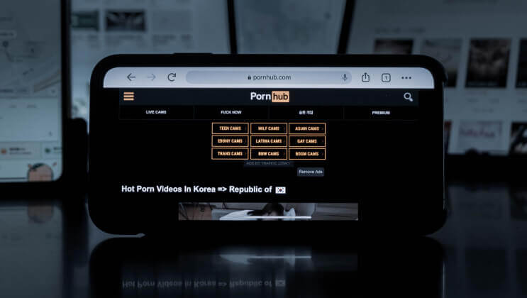 Pornhub сменил владельца