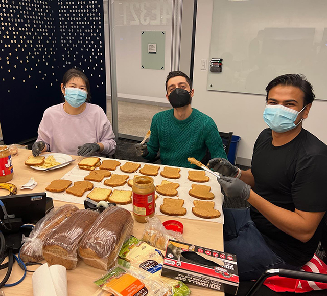 Googlers Making Over 250 Peanut Butter and Jelly Sandwiches