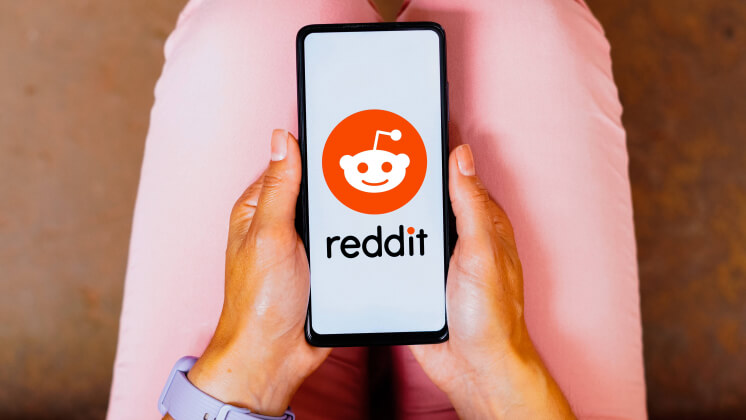 Reddit грозит штраф до 4 млн рублей за фейки об СССР и армии России