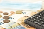 Российские компании сокращают расходы на рекламу и корпоративы