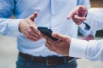 Спрос на ремонт старых iPhone вырос на треть