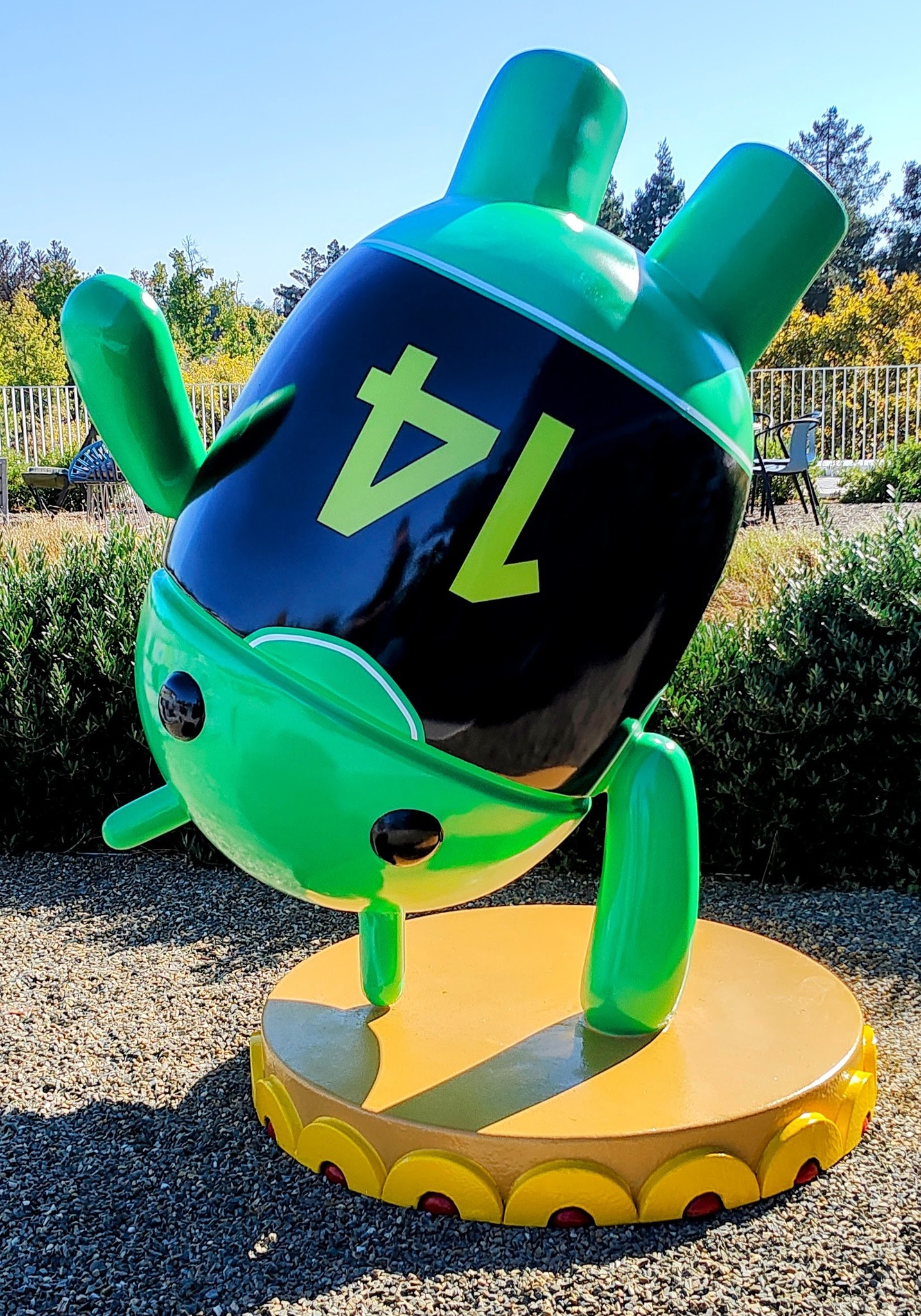 Android 14 Statue  - Android Upside Down Cake - At GooglePlex