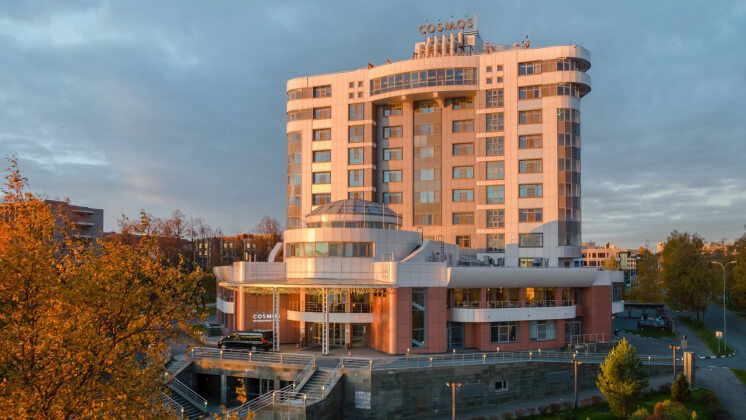 В России 10 бывших отелей Radisson и Olympia Garden переименуют в Cosmos