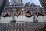 Avon передумала продавать российский бизнес