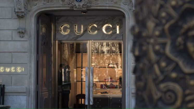 Владелец Gucci и Yves Saint Laurent за день потерял €1 млрд рыночной стоимости