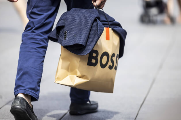 Магазины Hugo Boss возобновили работу в России