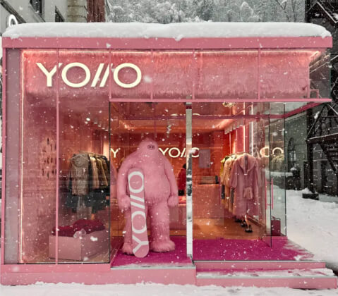 Розовый домик йети: бренд YOLLO открыл pop-up на курорте «Роза Хутор»