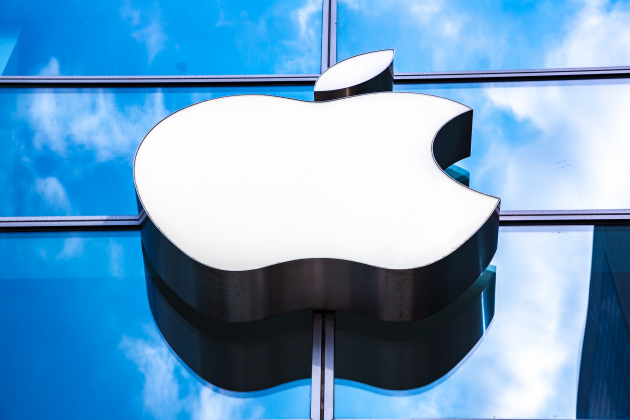 Apple объяснила причину удаления приложений СМИ из App Store в России