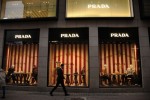 Prada задумалась о покупке бренда Versace
