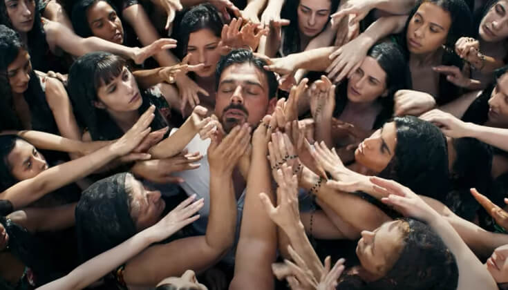 Звезда фильма «365 дней» представил мужскую версию аромата Devotion от Dolce & Gabbana