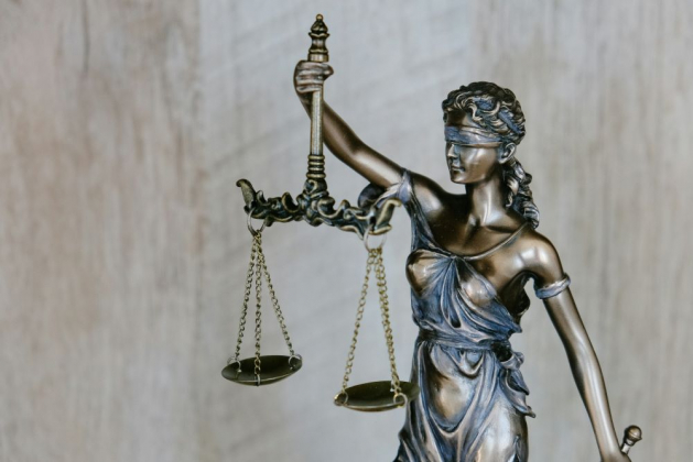 Суд отложил разбирательство по иску Дмитрия Коробкова к собственникам группы АДВ