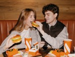 «Вкусно — и точка» запустит баттл комбо от Сергея Бурунова и Дмитрия Журавлева